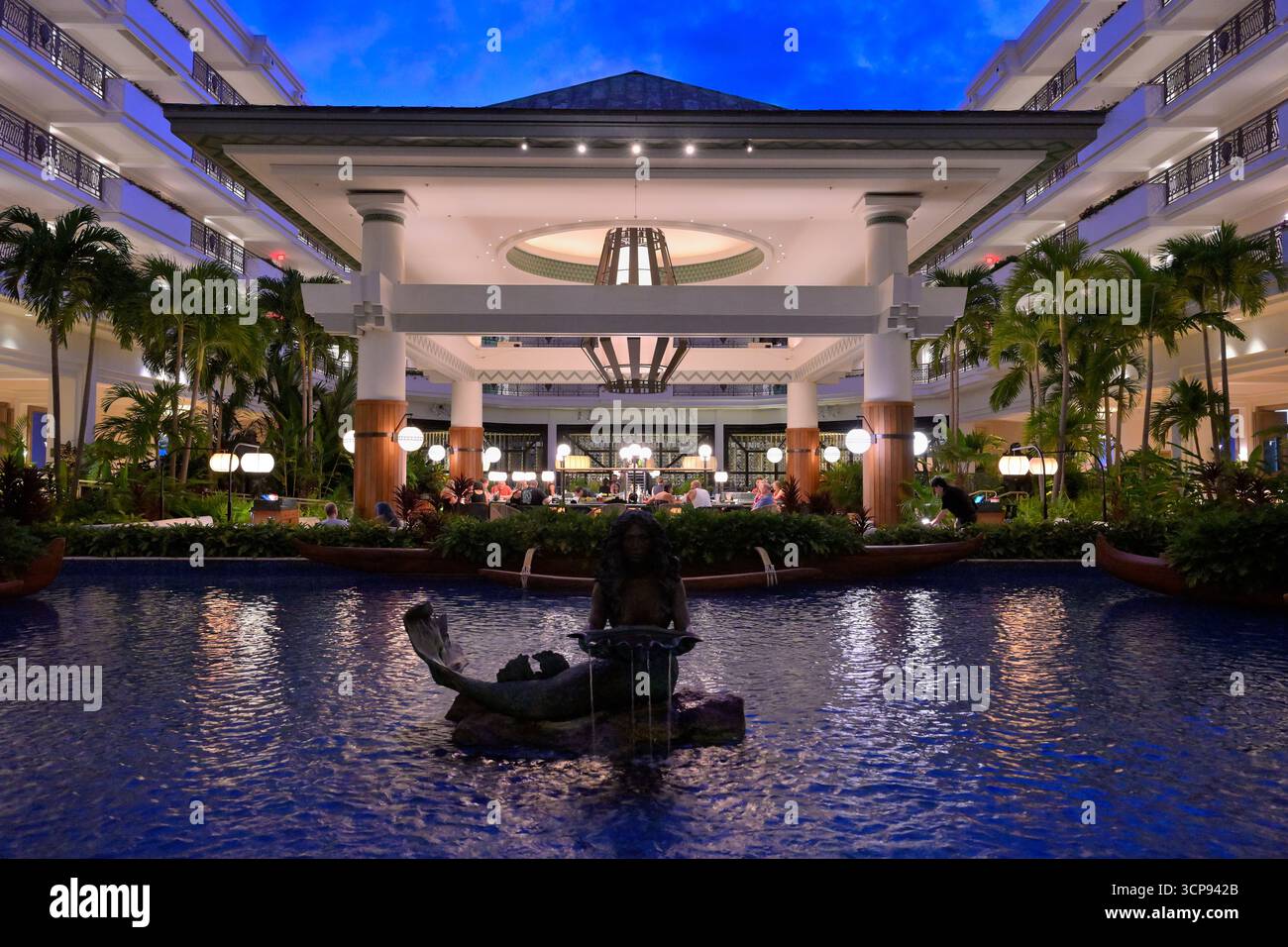 The Botero bar at The Waldorf Astoria Grand Wailea Resort, Maui HI ...