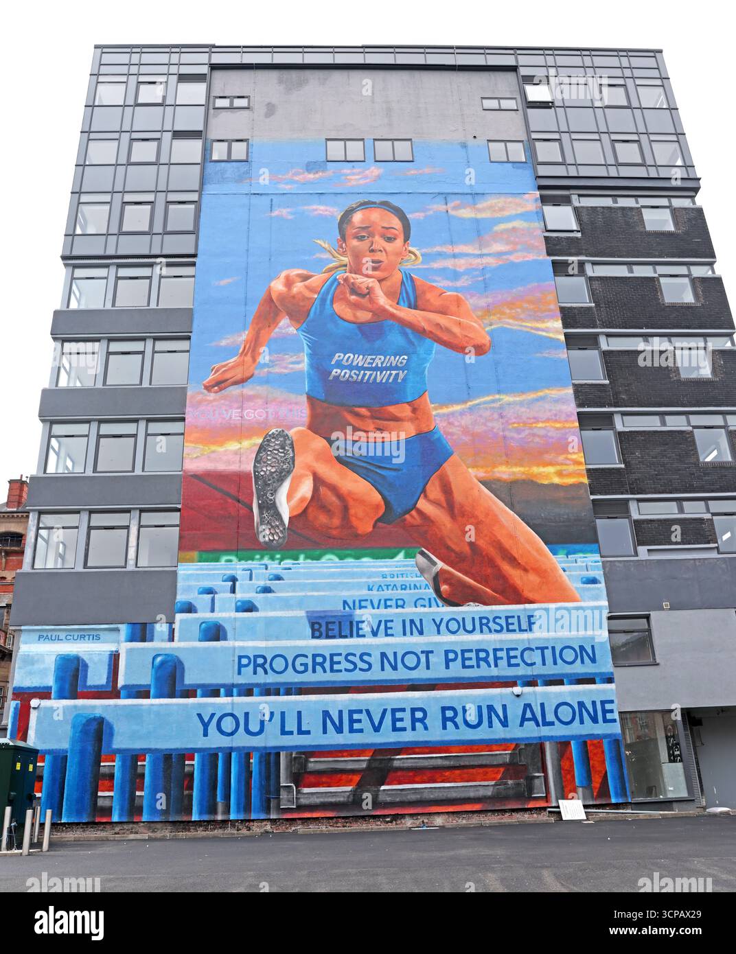 “Progress Not Perfection” mural by artist Paul Curtis on Dale Street, Liverpool city centre, Merseyside, England, UK. Large-scale mural depicted Stock Photo