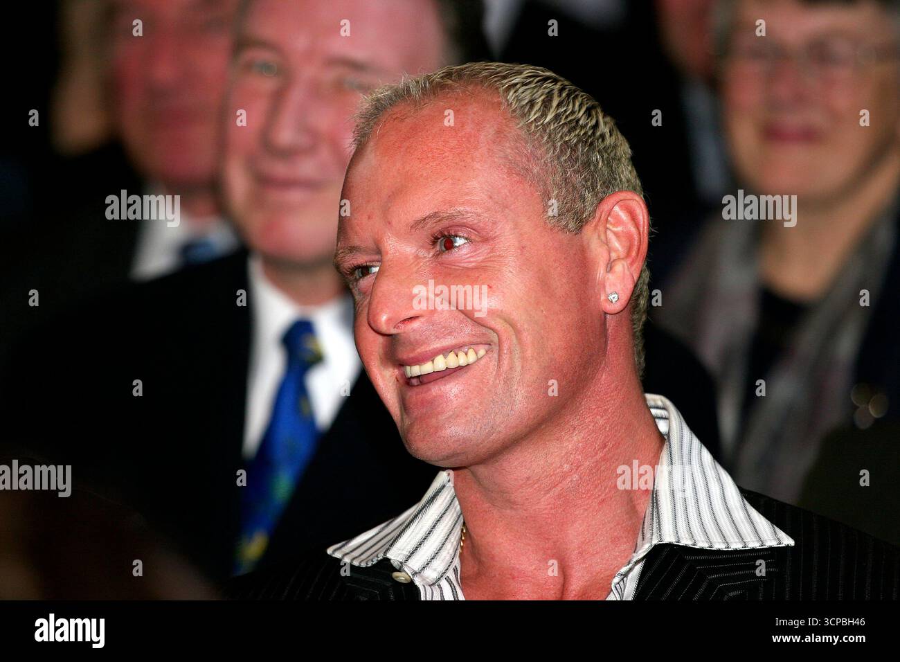 Paul gascoigne newcastle hi-res stock photography and images - Alamy
