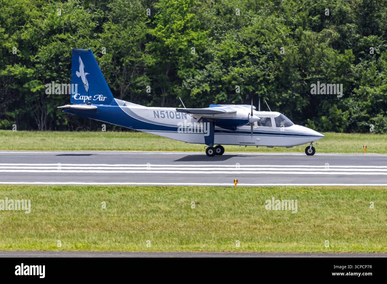 Cape Air Britten-Norman BN-2B-20 Islander Flugzeug Flughafen San Juan ...