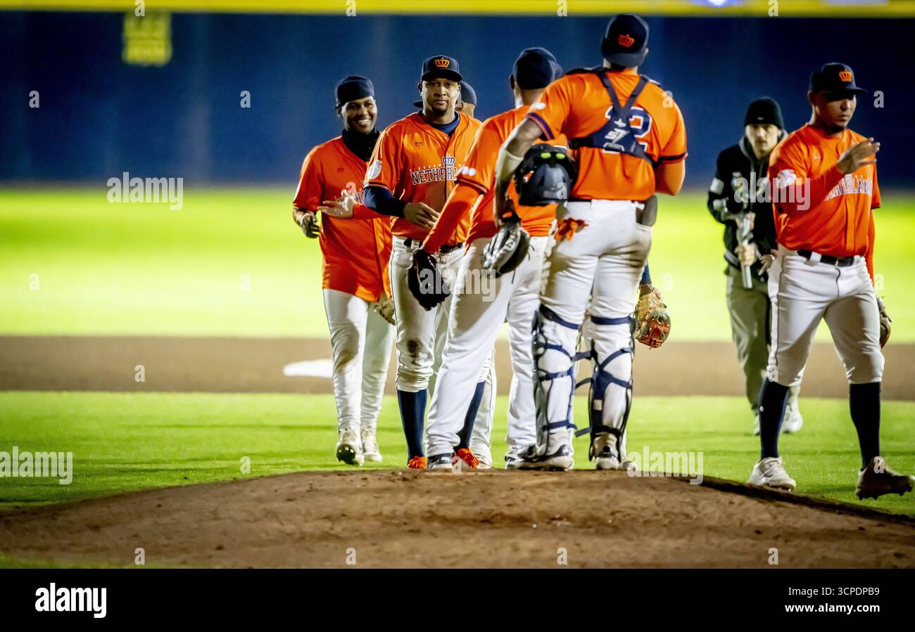 ROTTERDAM - Dutch baseball players celebrate their victory against ...