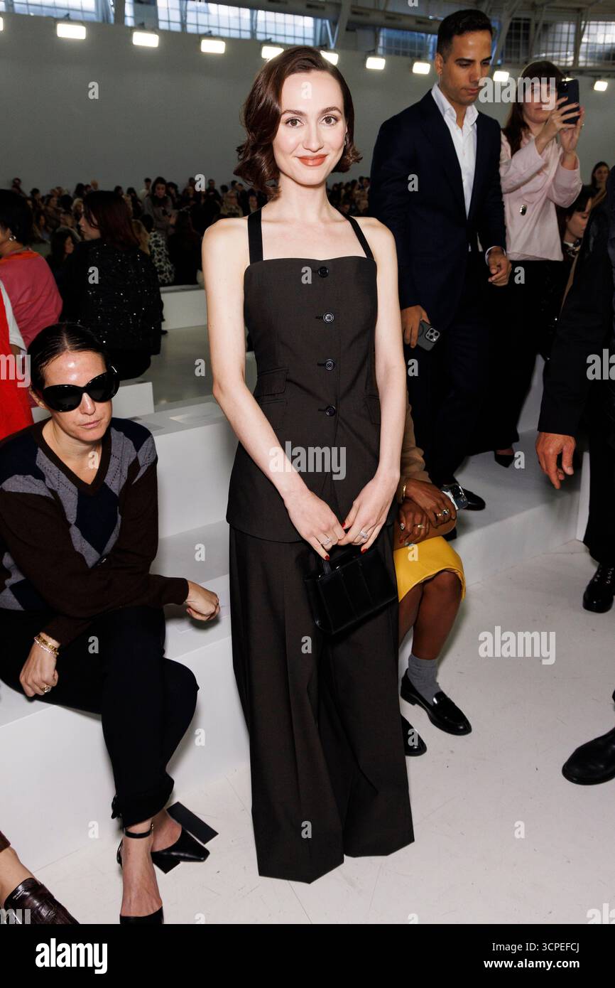 Maude Apatow Attends MAX MARA Spring Summer 2026 Runway During Milan Maude Apatow Attends Max Mara Spring Summer 2026 Runway During Milan Fashion Week On September 2025 Milan Italy 25092025 3CPEFCJ
