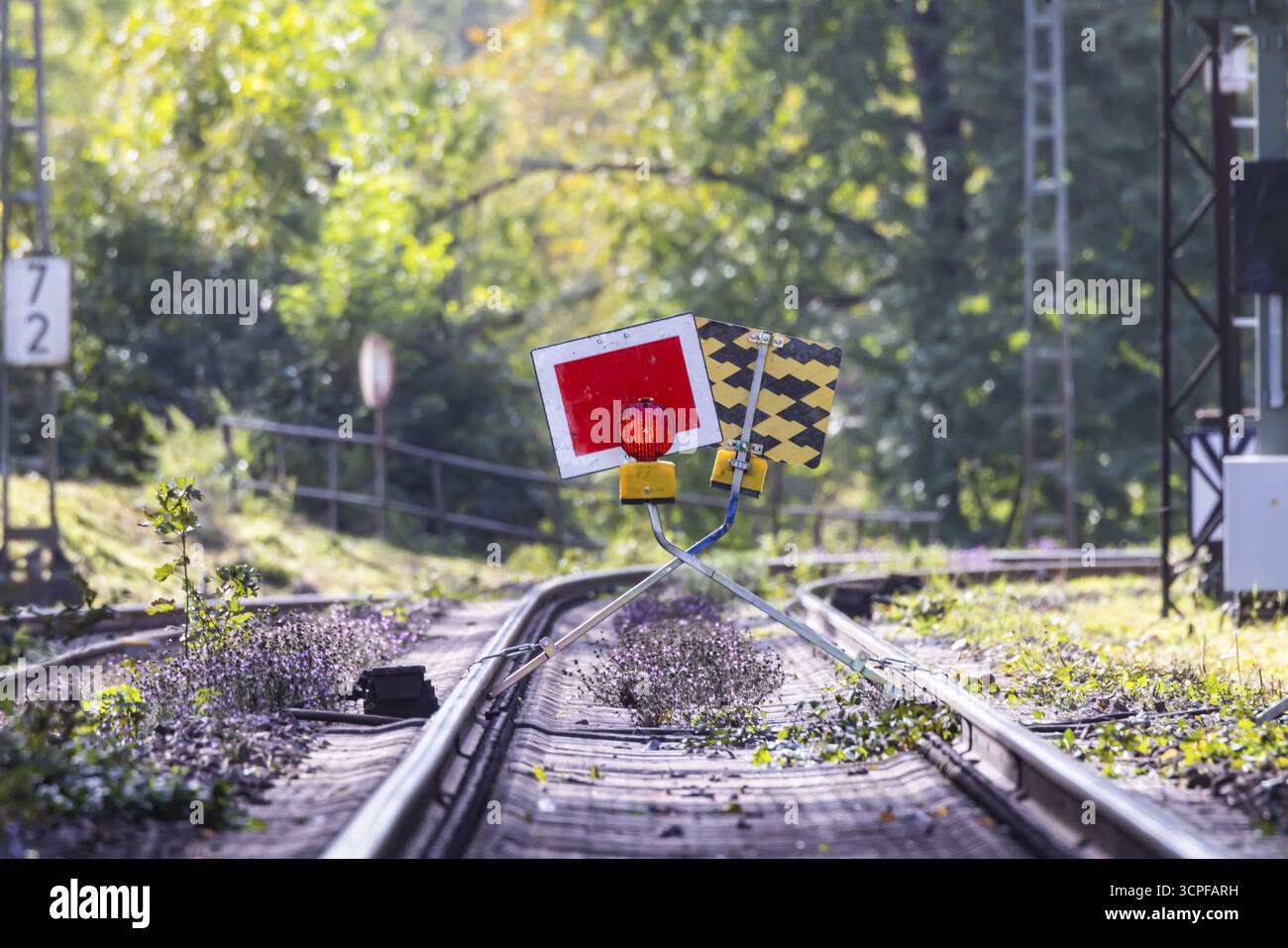 Track closed. The signal is called Sh2 (protective stop) . The stop ...