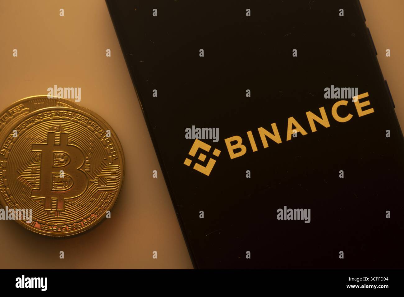 Binance bitcoin hi-res stock photography and images - Page 3 - Alamy