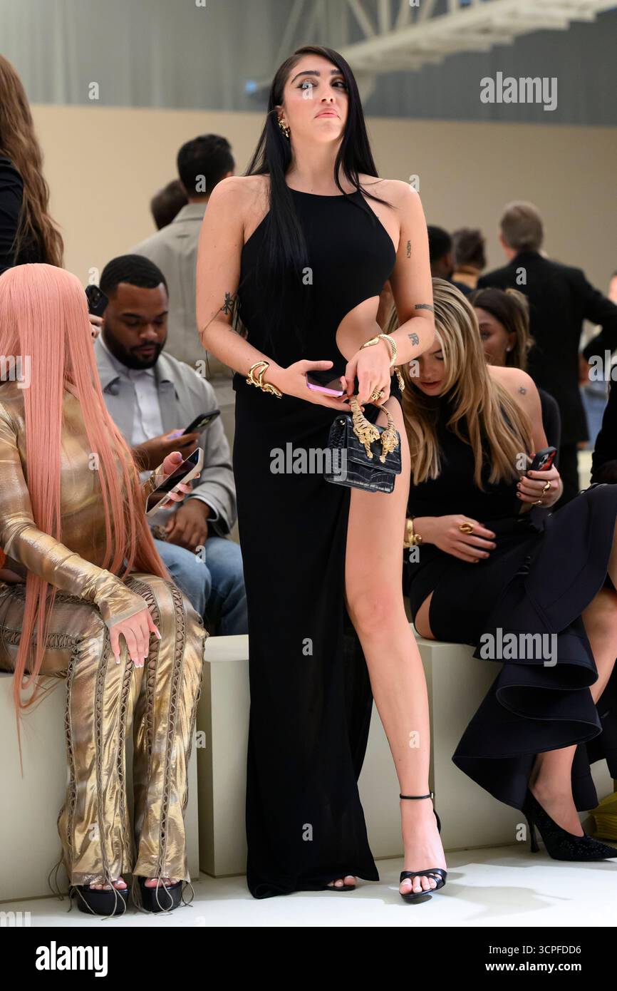 Lourdes Leon Milan Fashion Week - Women S/S 2026 Roberto Cavalli ...
