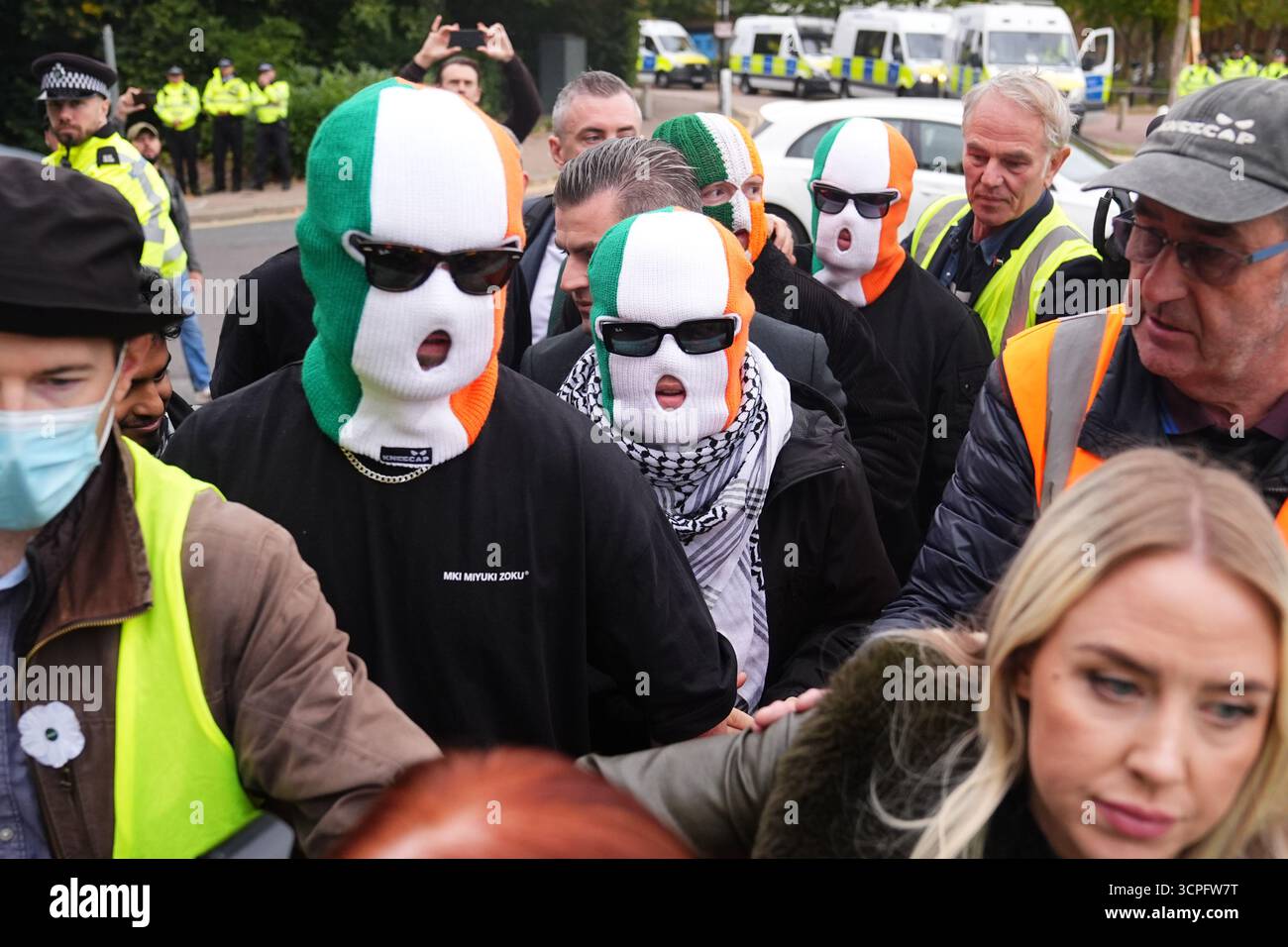 kneecap-s-liam-og-o-hannaidh-mo-chara-centre-arrives-at-woolwich