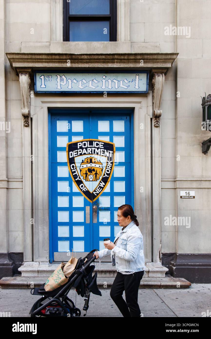 Nyc police badge hi-res stock photography and images - Alamy