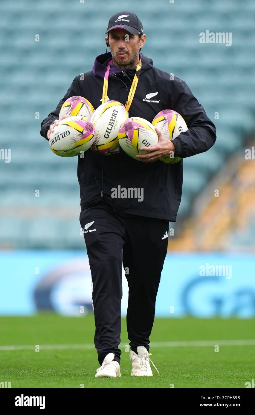 New Zealand head coach Allan Bunting during the team run at the Allianz ...