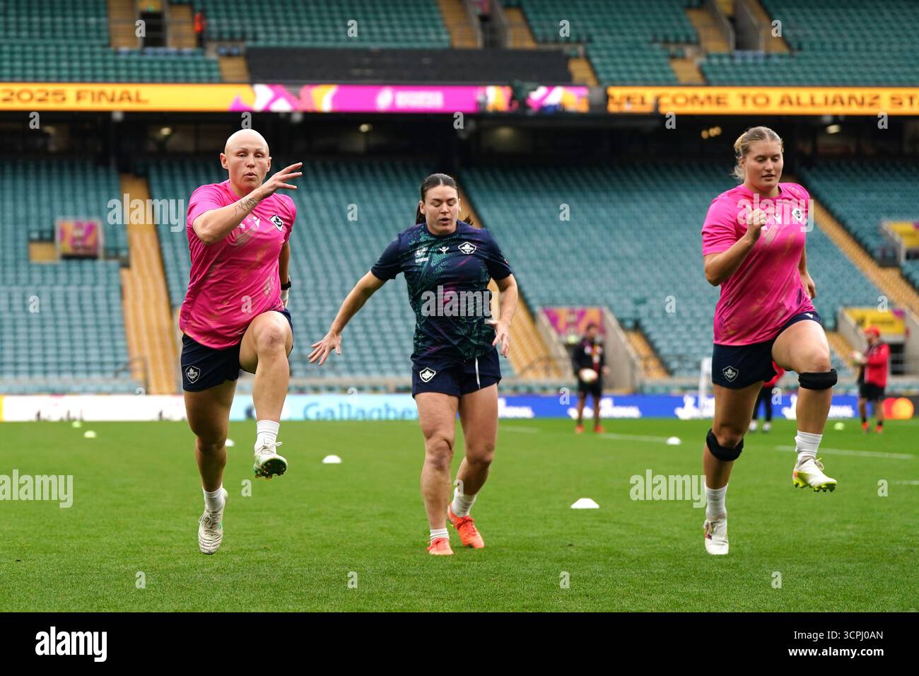 Canada's Olivia Apps (left) and team-mates during the team run at the ...