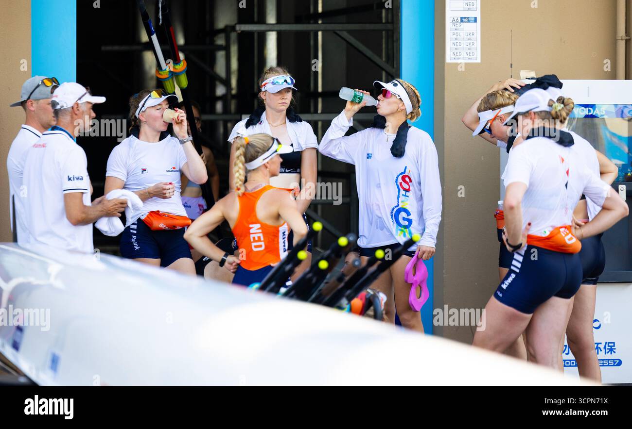 SHANGHAI - The Dutch women's eight final at the World Rowing ...