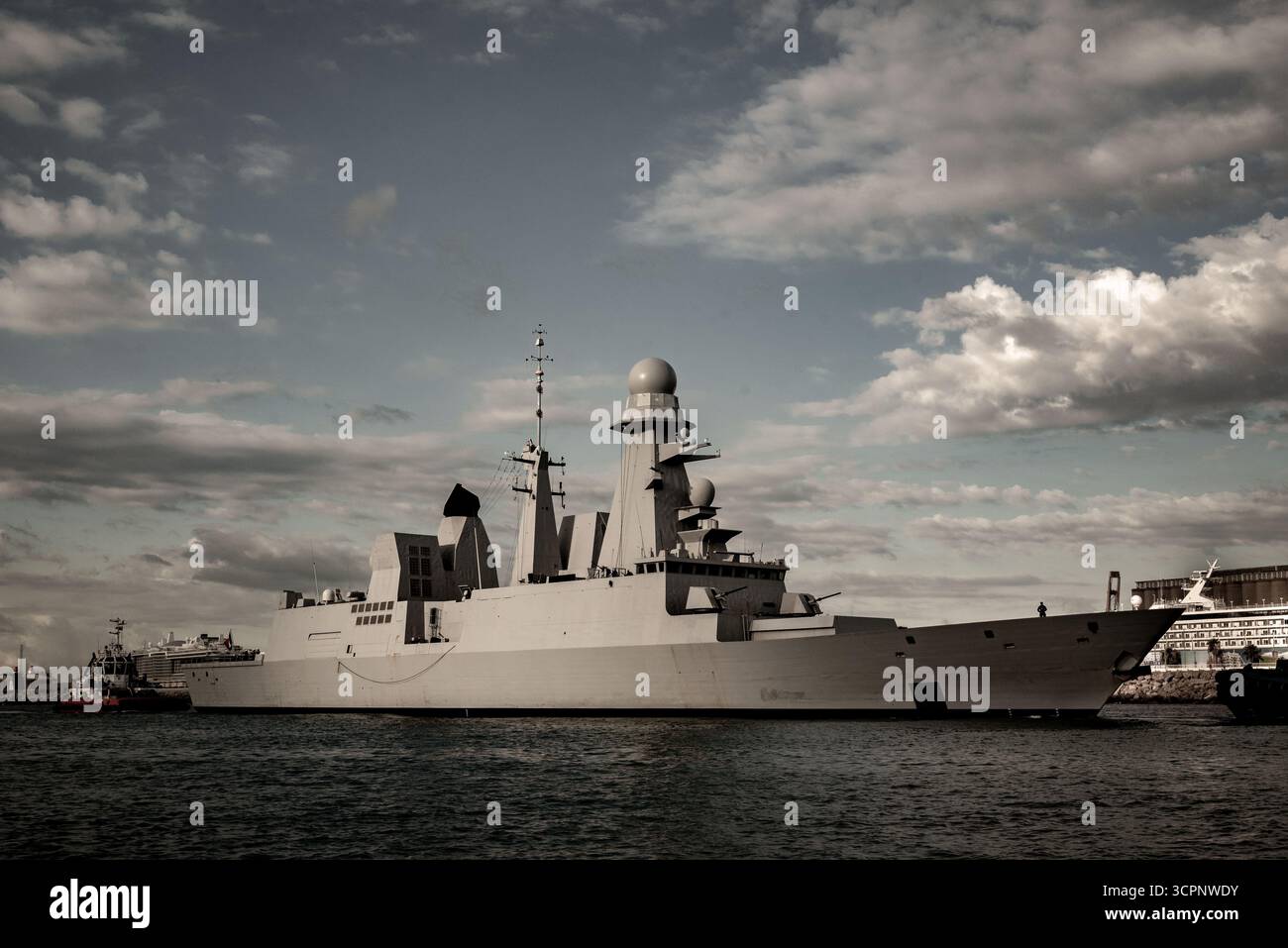 french-frigate-forbin-d620-enters-barcelona-port-the-forbin-belongs