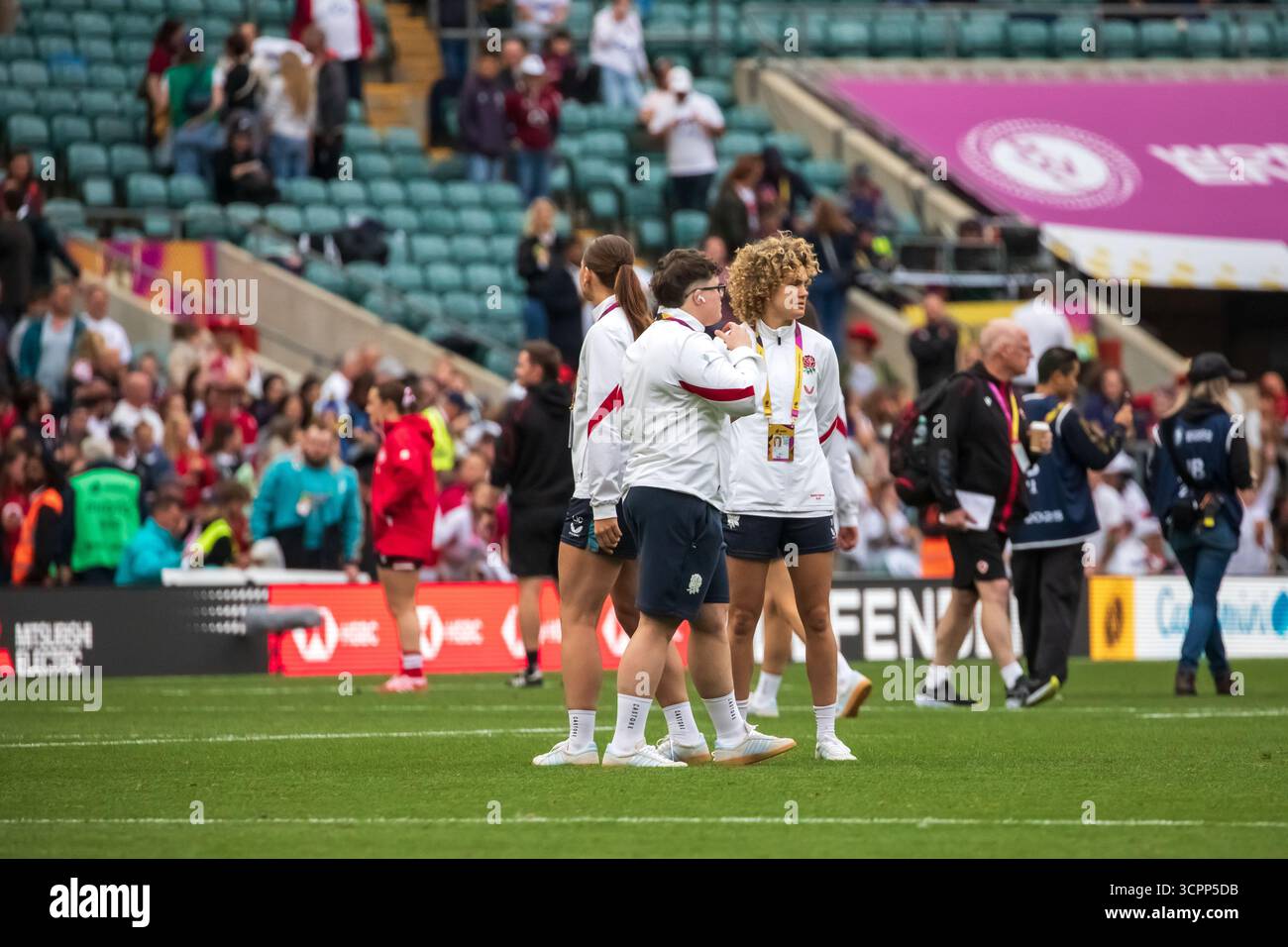 London, UK, 27th September 2025 England players Hannah Botterman ...