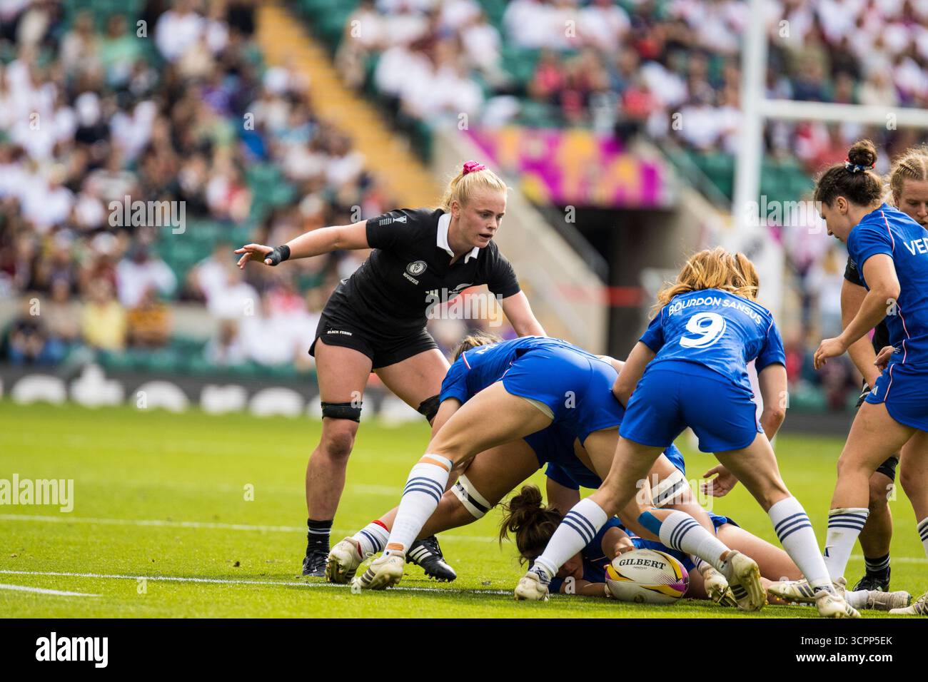 Women Rugby Sevens Ruck Black ferns sevens hi-res stock photography and images - Alamy