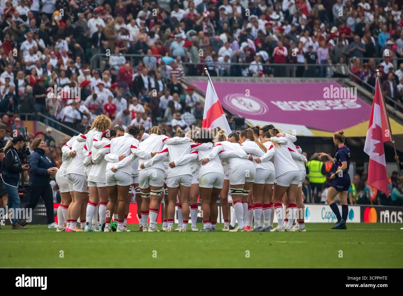 Red roses team rugby womens world cup hi-res stock photography and ...