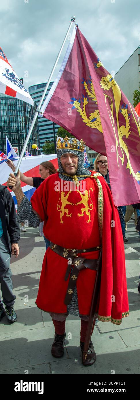 LONDON, UK. 13th August. "UNITE THE KINGDOM PROTEST" A protester. Dressed up as Richard the Lionheart. Photo Credit: Ian Humphreys Stock Photo
