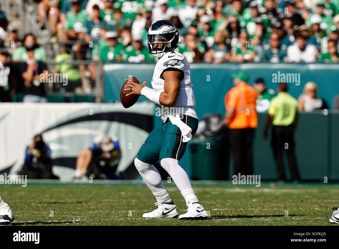 Philadelphia Eagles quarterback Jalen Hurts drops back to pass against ...