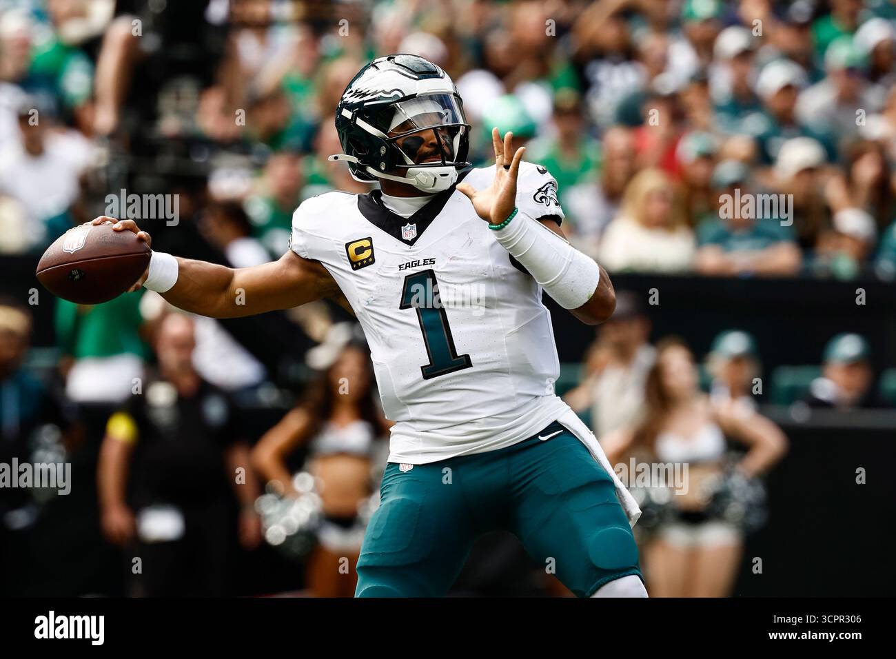 Philadelphia Eagles quarterback Jalen Hurts passes against the Los ...