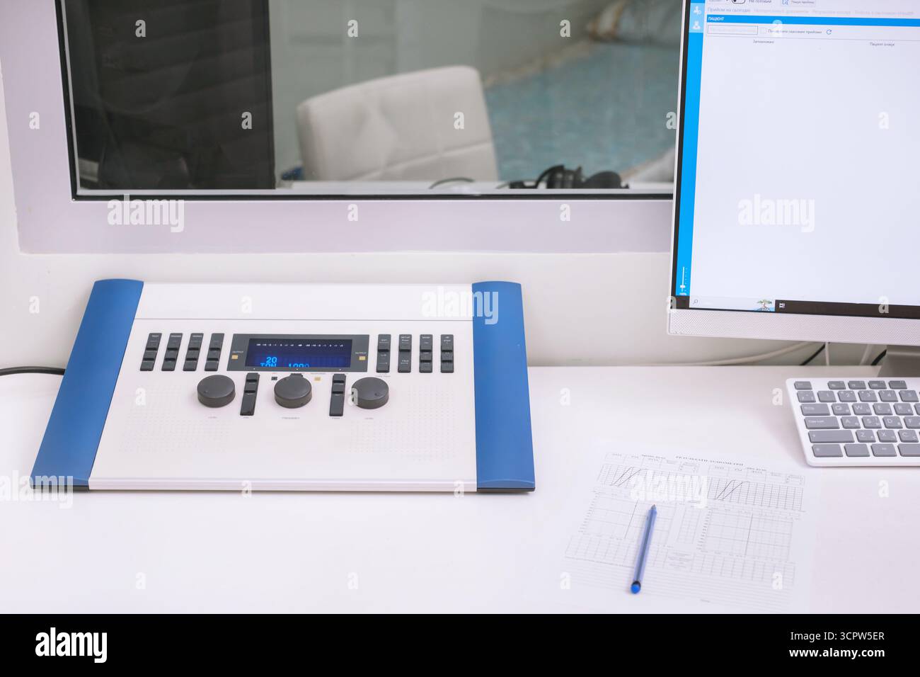 Test probe hi-res stock photography and images - Alamy