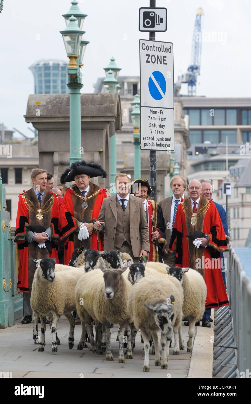Southwark Bridge, London, United Kingdom. 28 September, 2025 – Adam ...