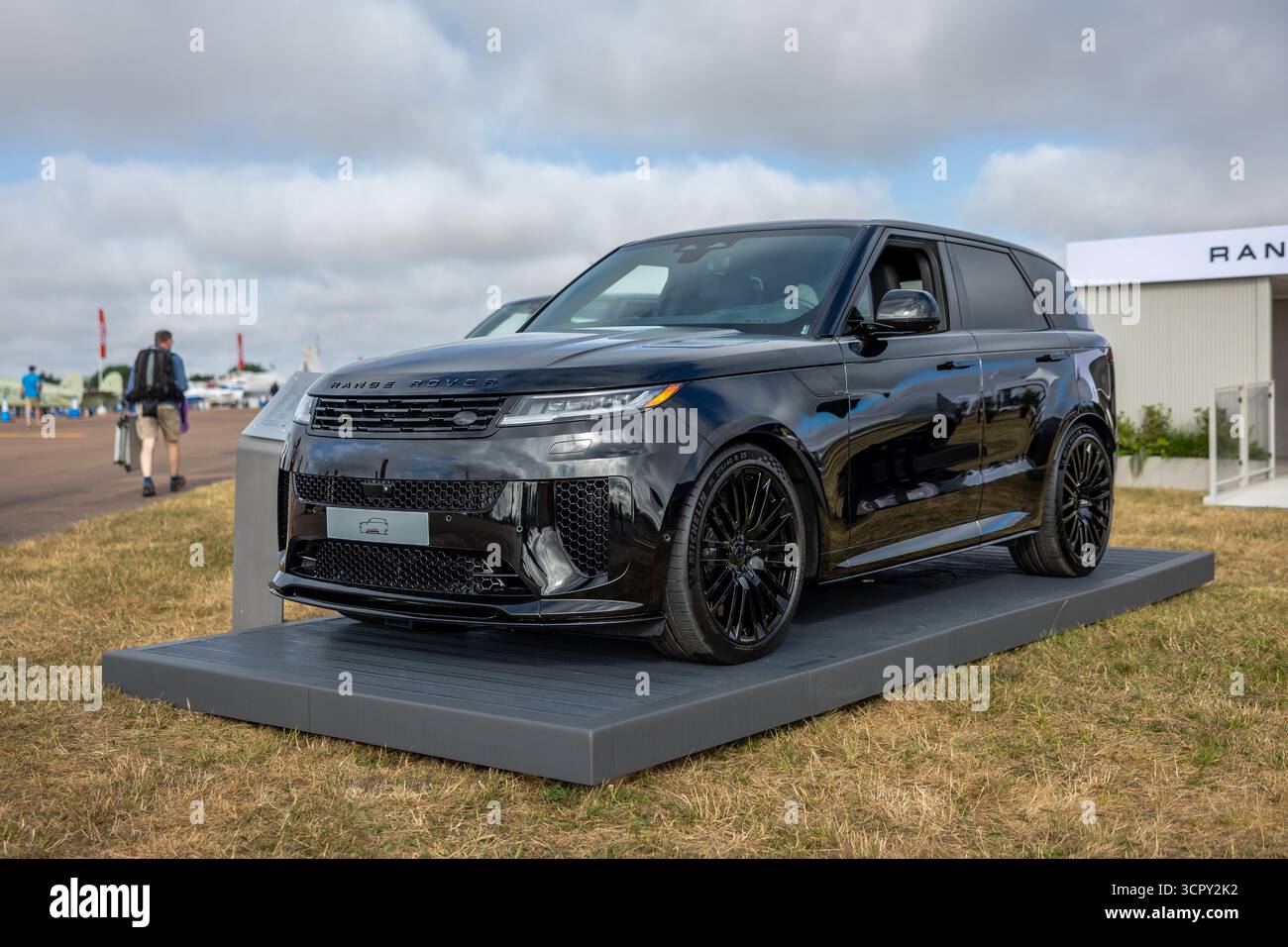 I think I got counterfeit Monarchs from Temu : r/playingcards, image size:1300x956