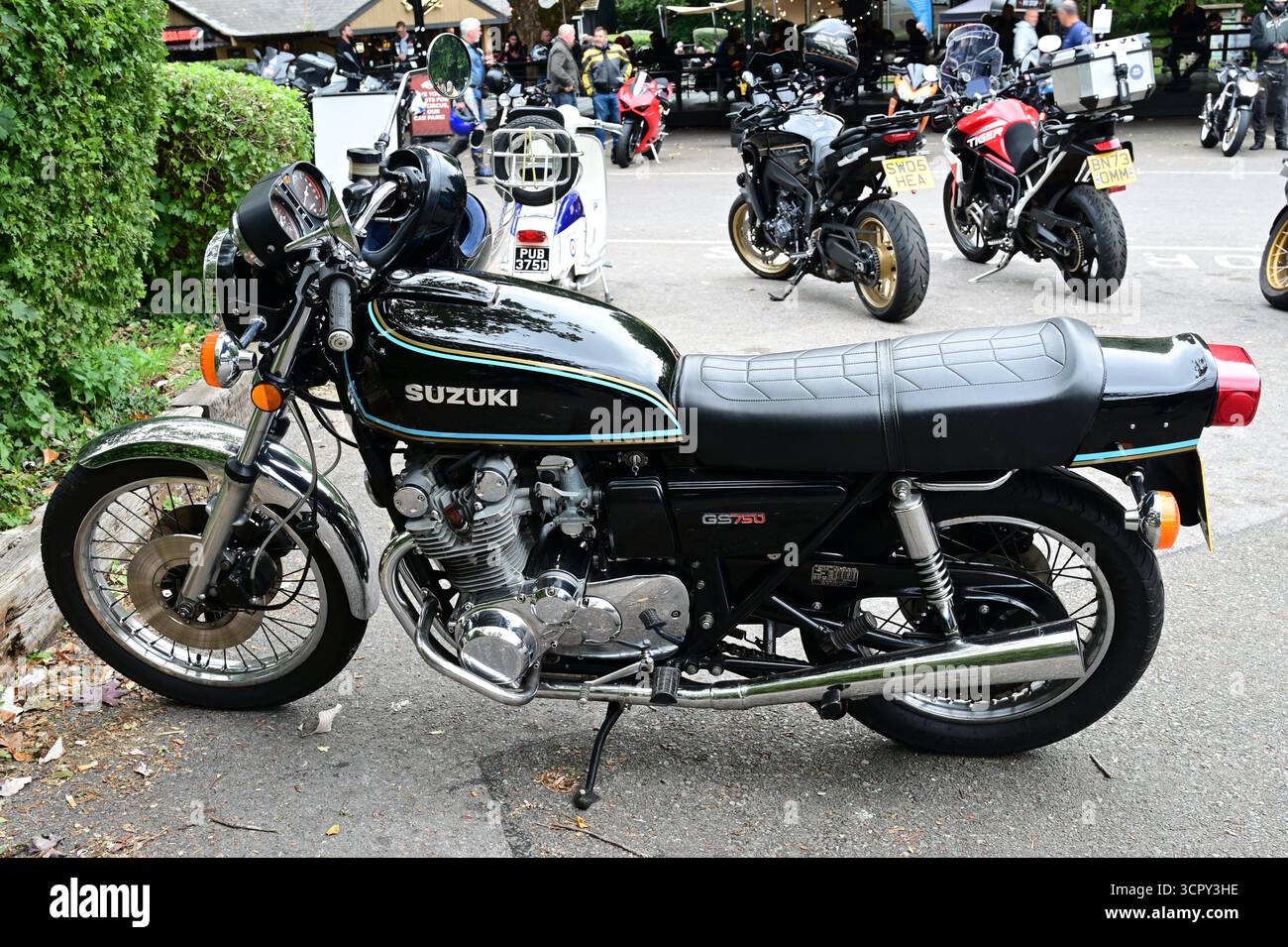 Suzuki GS750 Japanese motorbike Stock Photo - Alamy