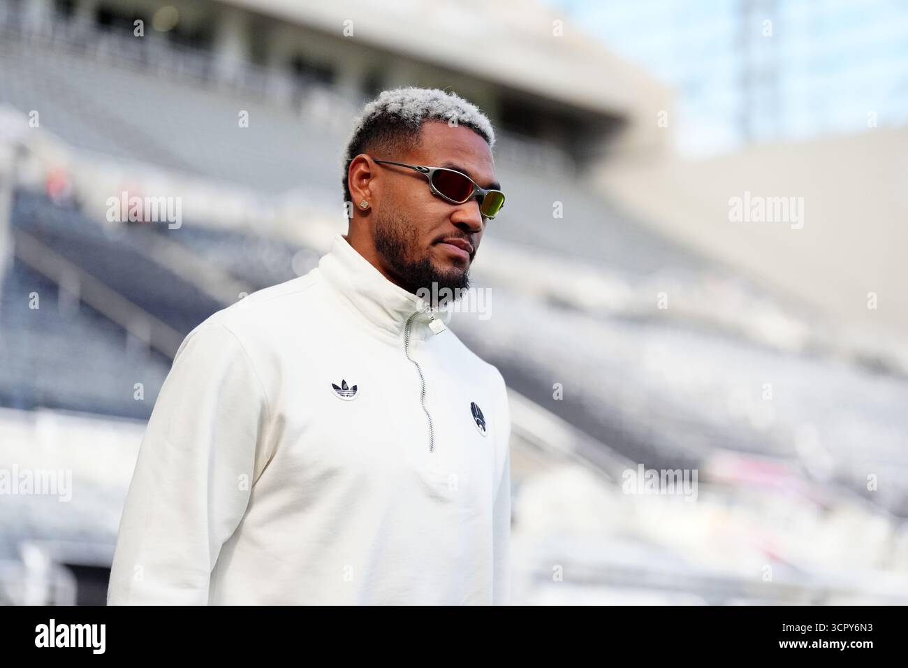 Joelinton of newcastle united hi-res stock photography and images