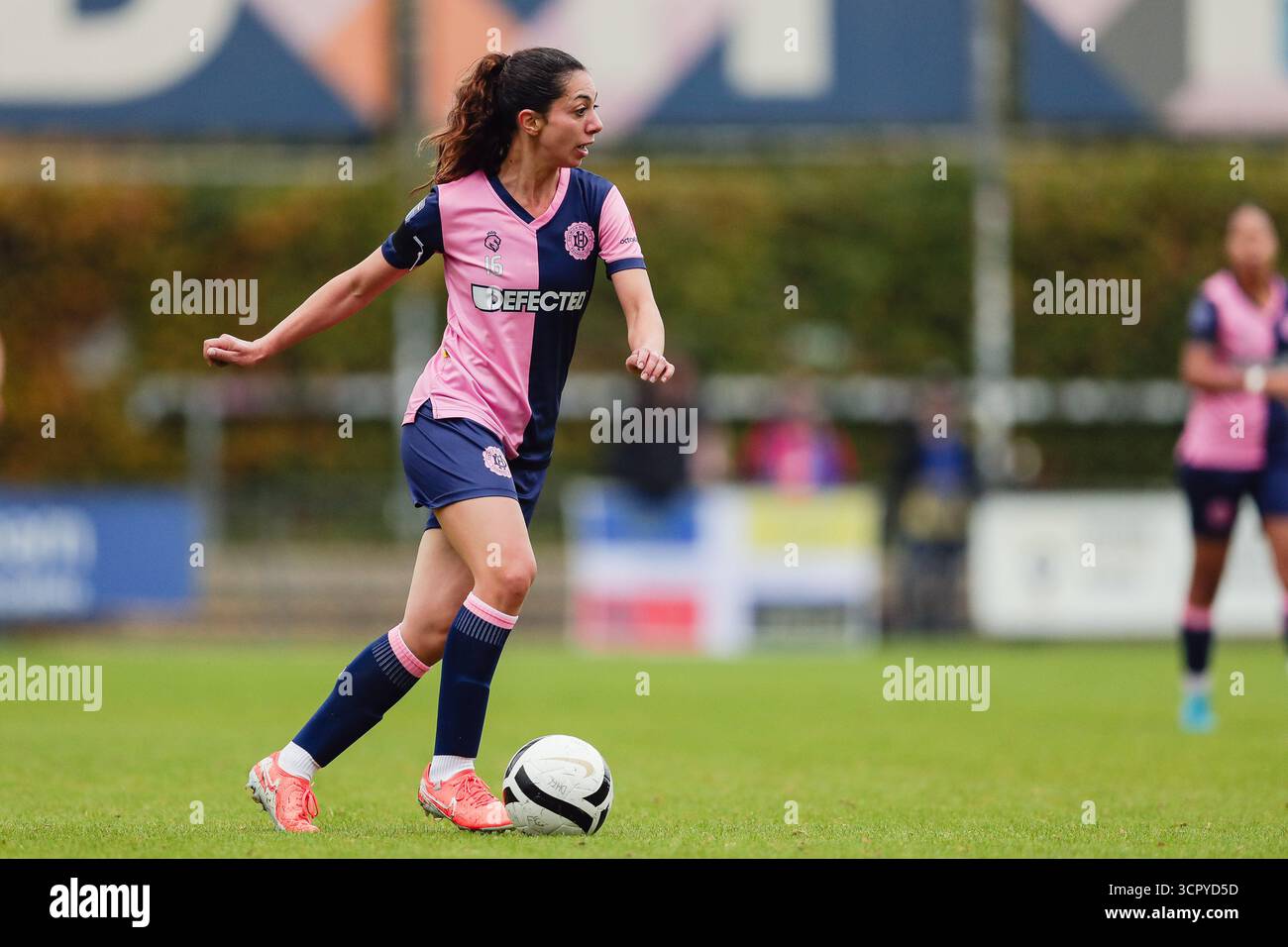 Steph Add London, UK. 28th September, 2025. Steph Addison (16 Dulwich Hamlet) in ...
