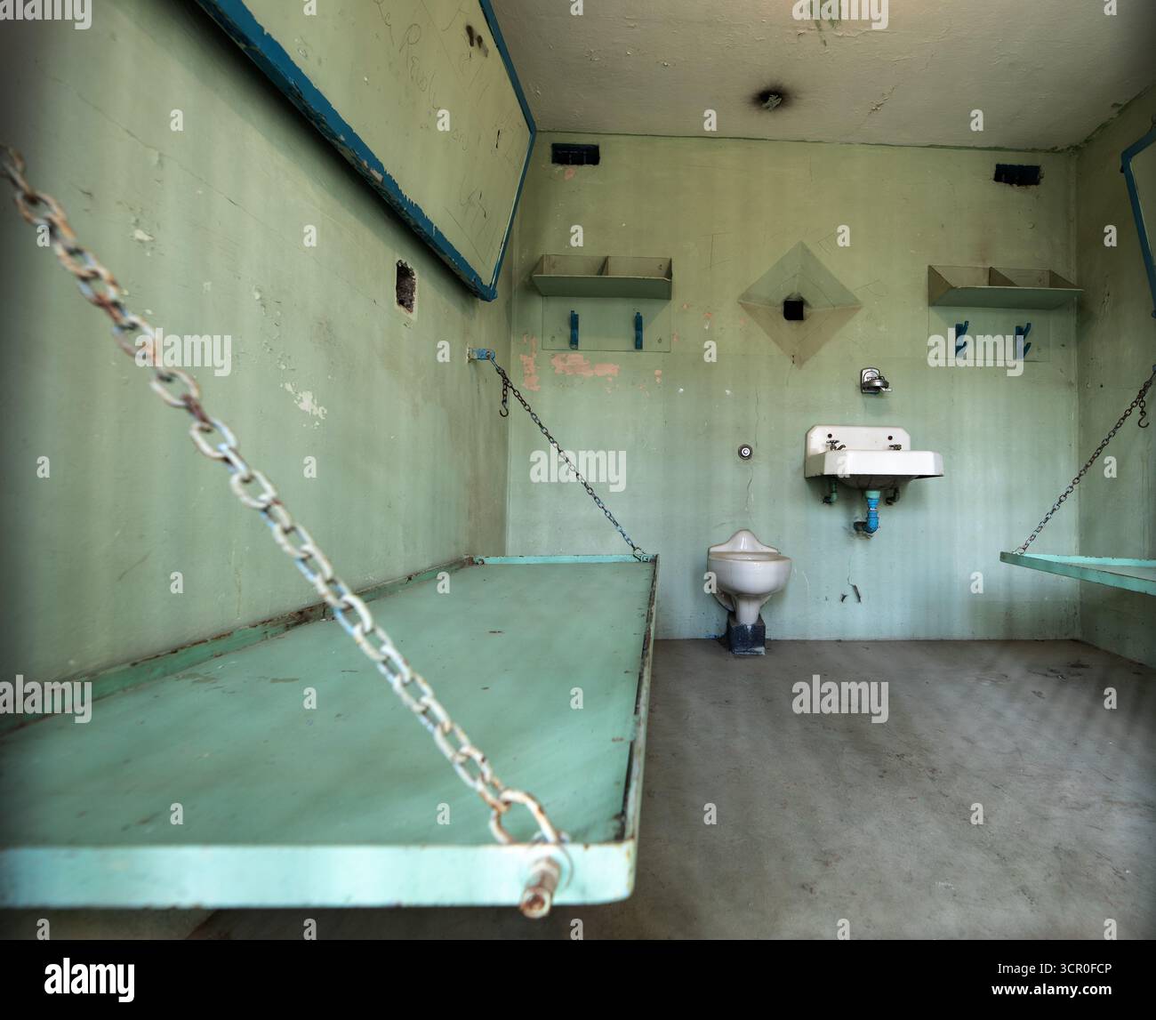 Small concrete abandoned bunker hi-res stock photography and images - Alamy