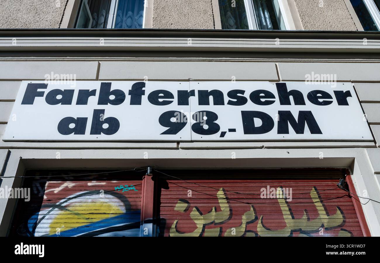 Farbfernseher hi-res stock photography and images - Alamy