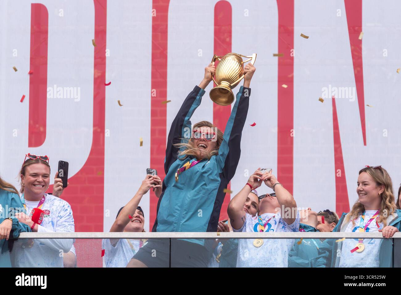 Red roses team rugby womens world cup hi-res stock photography and ...