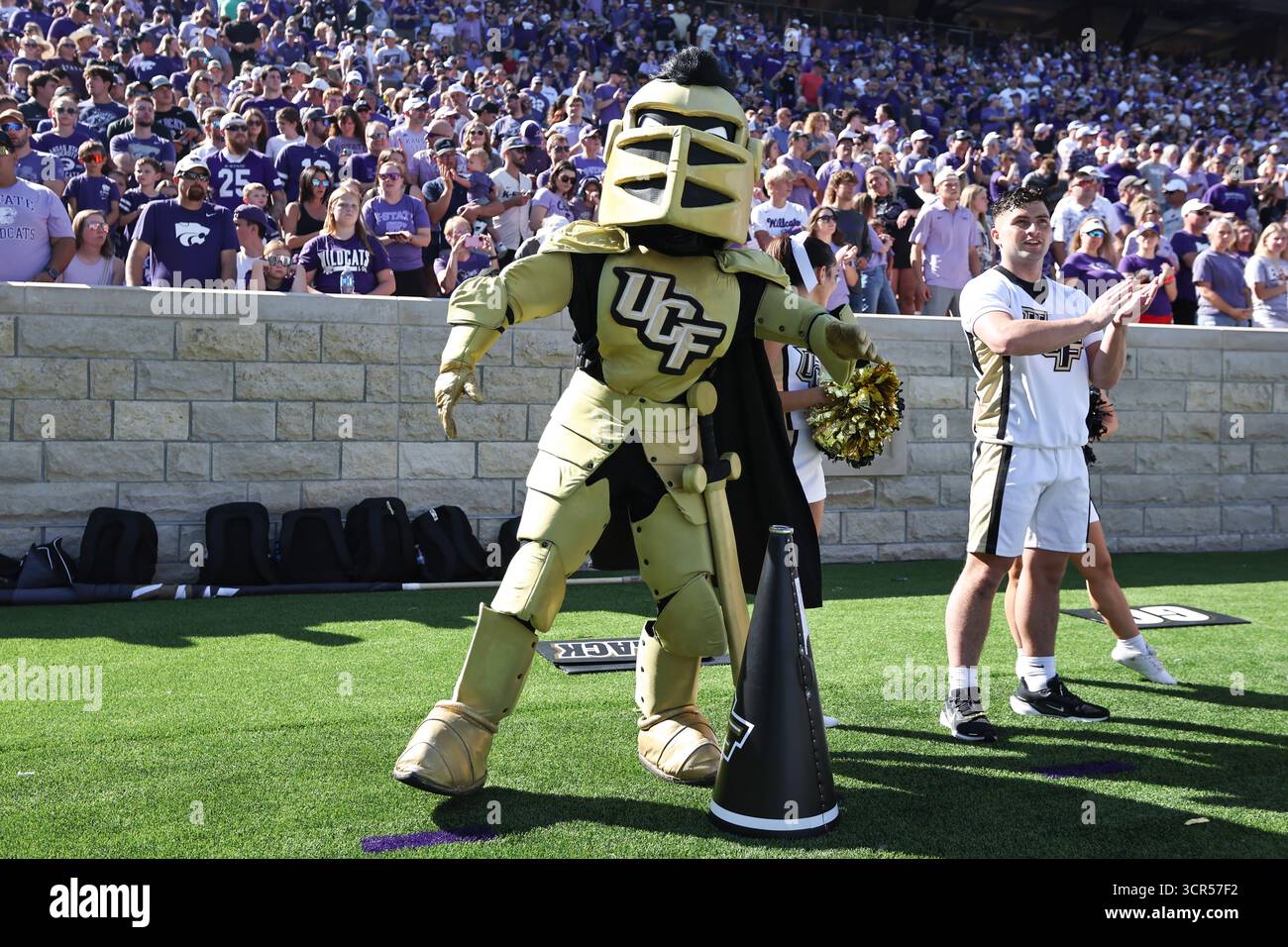 MANHATTAN, KS - SEPTEMBER 27: UCF Knights mascot Knightro before a Big ...