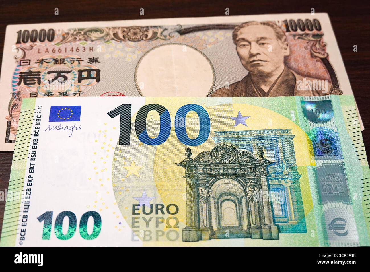 China. 29th Sep, 2025. A 10,000 yen note seen displayed above a 100 euro  note. (Photo by Sheldon Cooper/SOPA Images/Sipa USA) Credit: Sipa USA/Alamy  Live News Stock Photo - Alamy