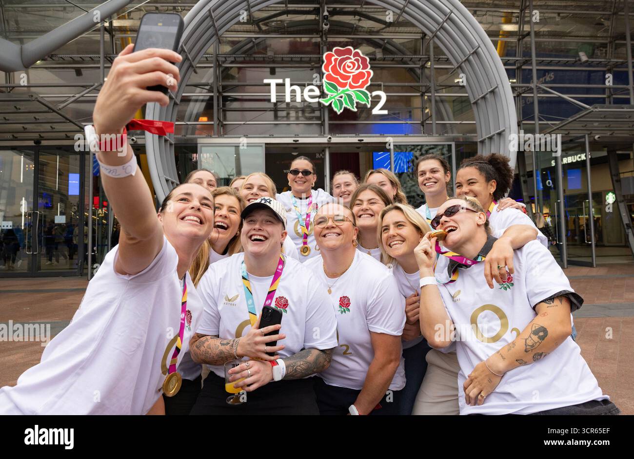 O2 Red Roses Asim Chudry EDITORIAL USE ONLY Emily Scarratt from the England's Women's National ...