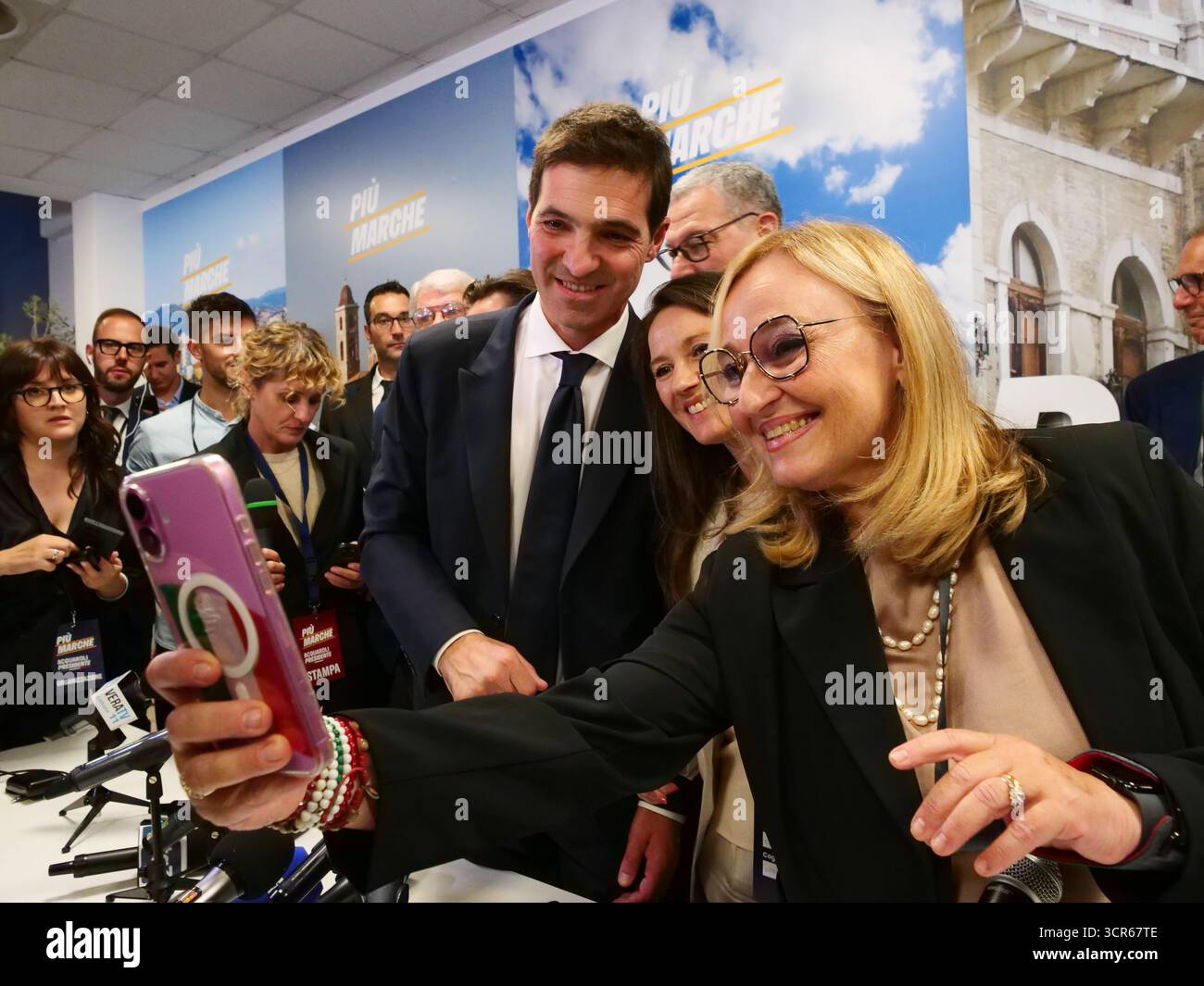 Ancona: Francesco Acquaroli re-elected president of the Marche region ...