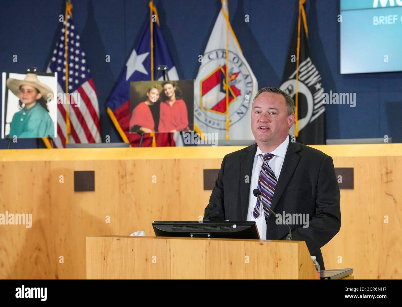 Austin, Texas, USA. 29 Sept, 2025. Austin, Texas lead detective DANIEL JACKSON gives a timeline of the case police announce they've solved the 34-year old Austin Yogurt Shop murder case where four teenage girls were slain at the I Can't Believe It's Yogurt shop on December 6, 1991. The four victims, Amy Ayers, Jennifer Harbison, sister Sarah Harbison and Eliza Thomas, were found bound, gagged and set on fire. New DNA evidence points to serial killer Robert Eugene Brashers as the suspect. Credit: Bob Daemmrich/Alamy Live News Stock Photo