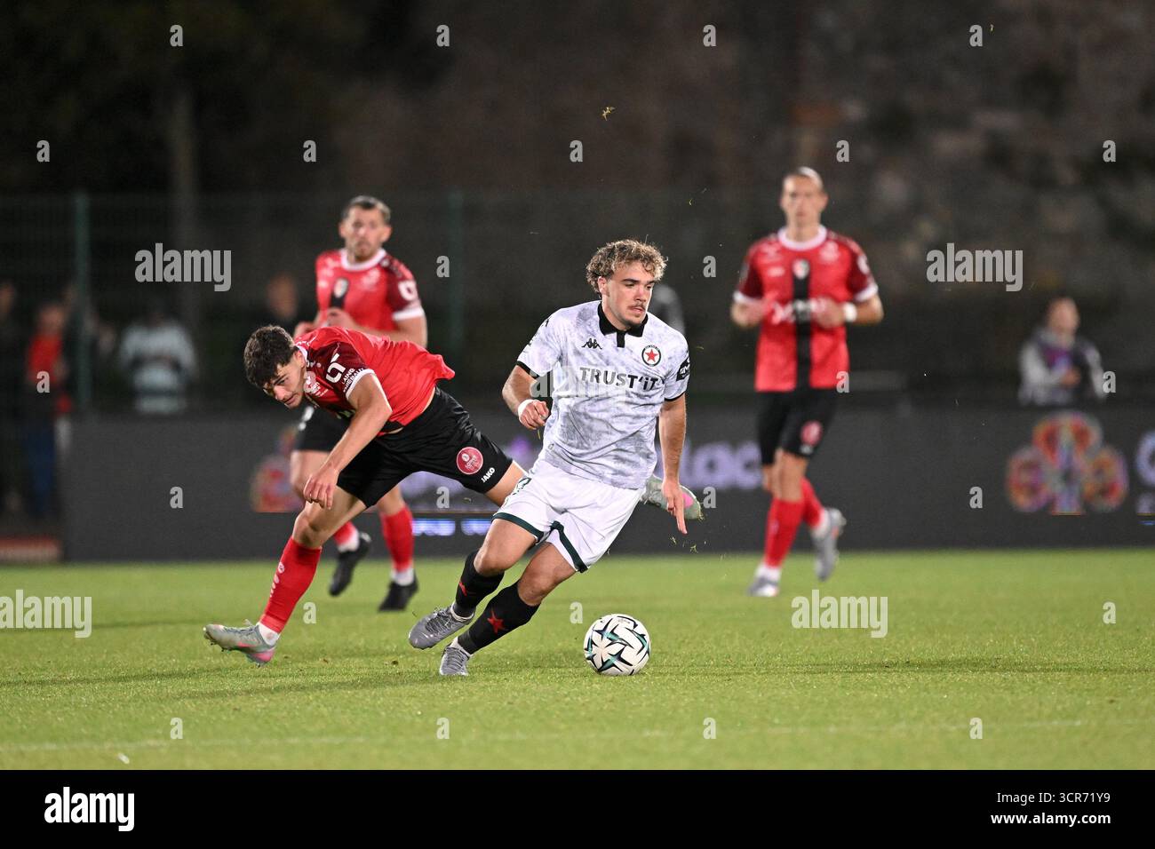19 Nolan BINET (usbco) - 20 Dylan DURIVAUX (red) during the Ligue 2 BKT  match between Boulogne sur Mer and Red Star at Stade de la Liberation on  September 29, 2025 in