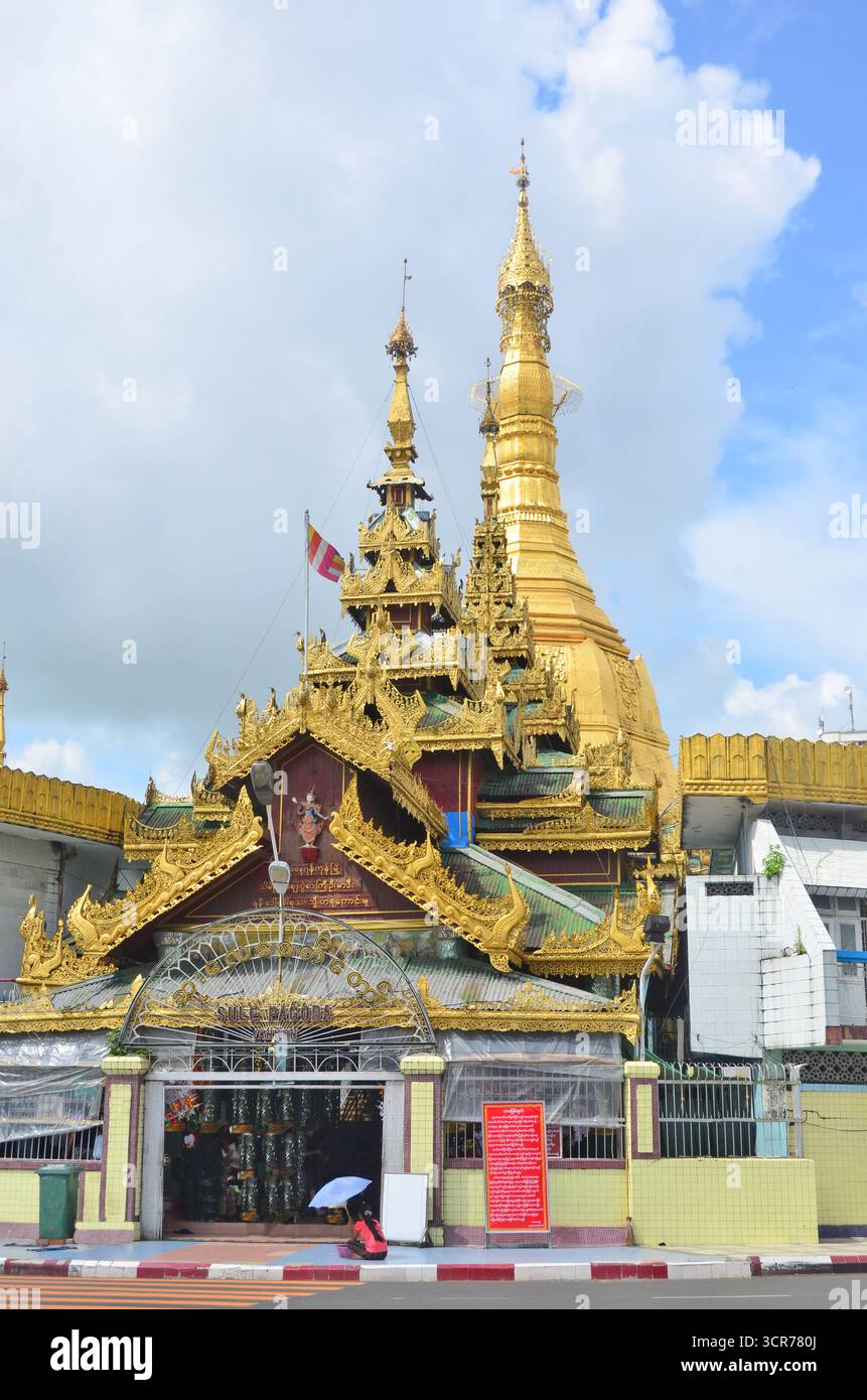Sule Pagoda Burmese Buddhist stupa located in the heart of downtown Yangon, Myanmar Stock Photo