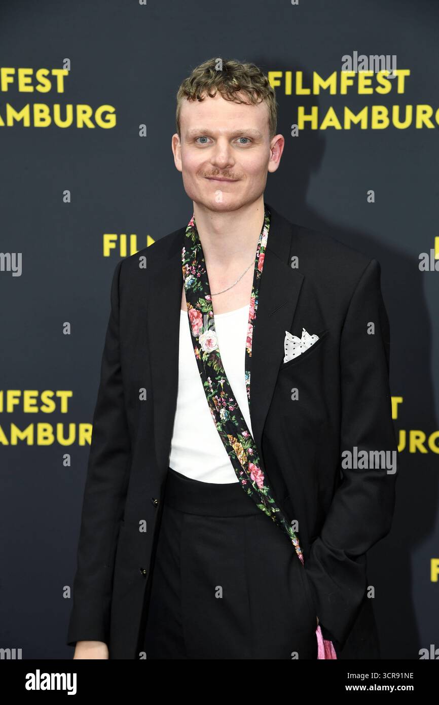 Johannes Hegemann Bei Der Premiere OLIVIA Im Rahmen Des Filmfest johannes-hegemann-bei-der-premiere-olivia-im-rahmen-des-filmfest
