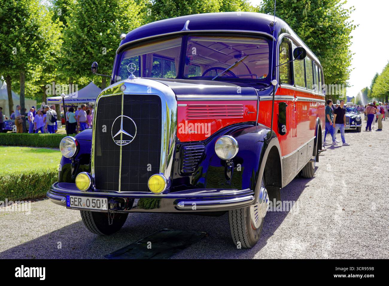 MERCEDES-BENZ 3500, built in 1950, side view of a red retro bus in