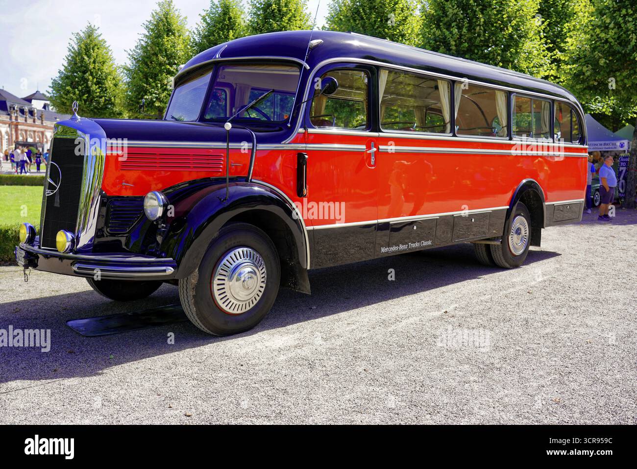 Mercedes benz bus hi-res stock photography and images - Alamy