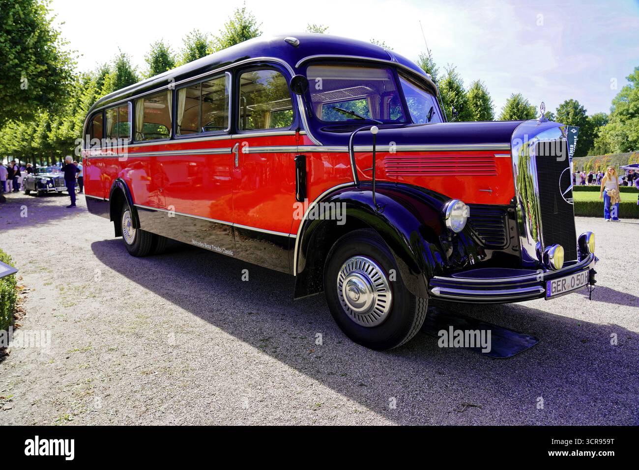 メルセデス　ベンツ　3500 Bus 1954 1954: The Rollout of an Innovative Motor Coach Bus