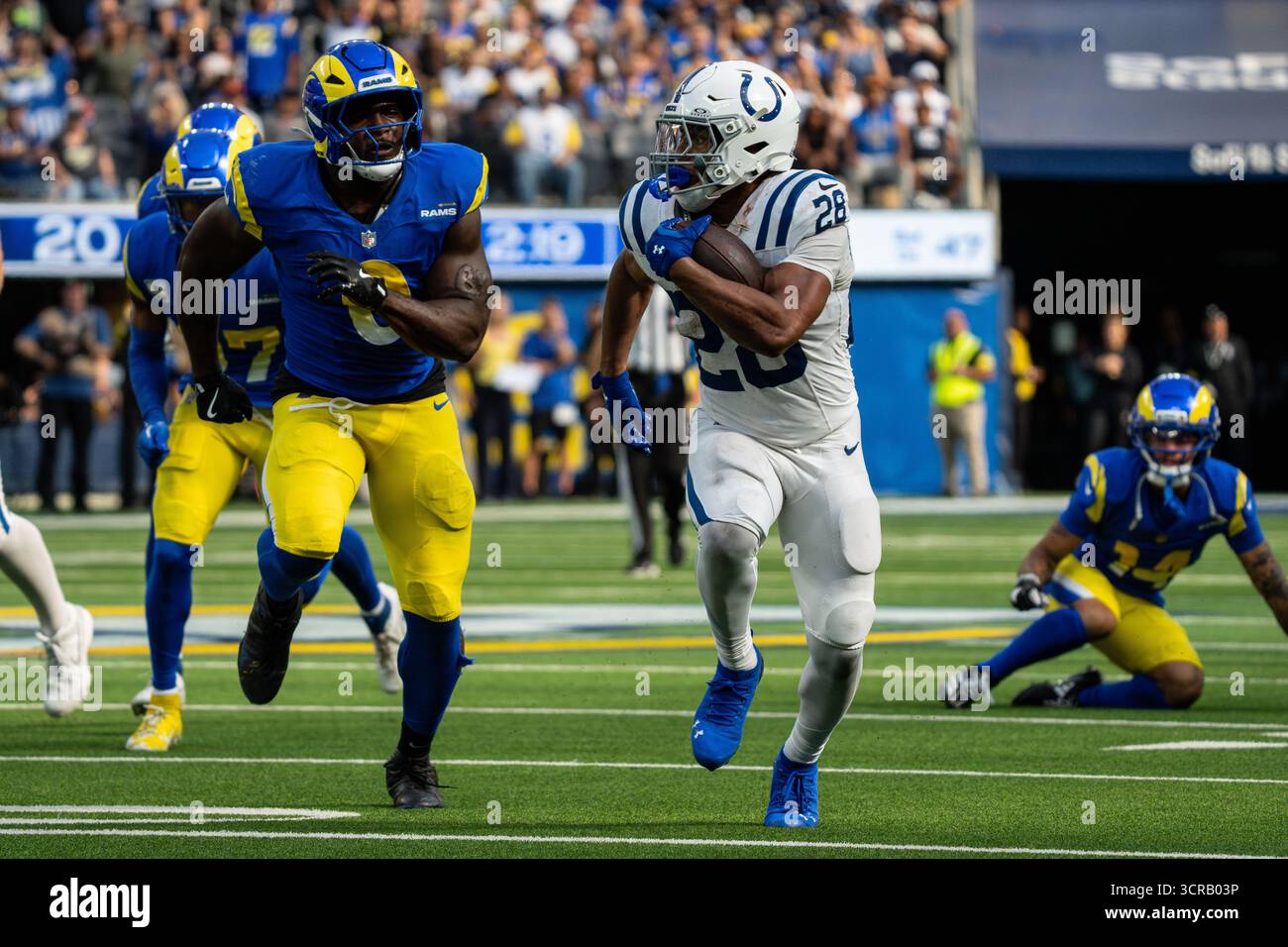 Indianapolis Colts running back Jonathan Taylor (28) runs the ball ...