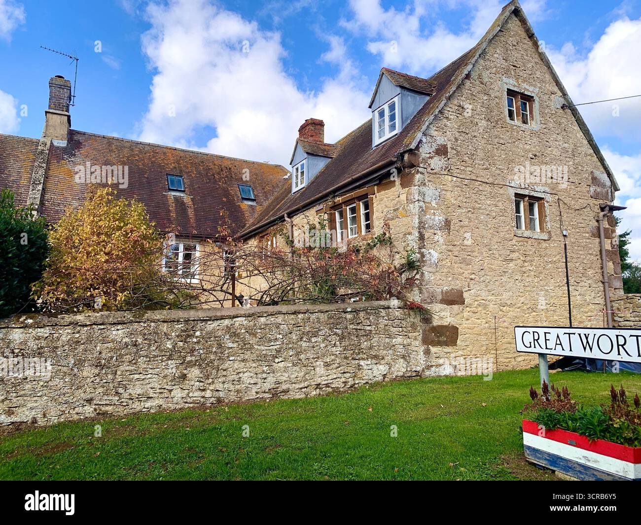 GREATWORTH  Northamptonshire Greatworth history Church Village Pargiter Washington Armey Married old family house place inside local residence - Smartphone Captured Stock Image