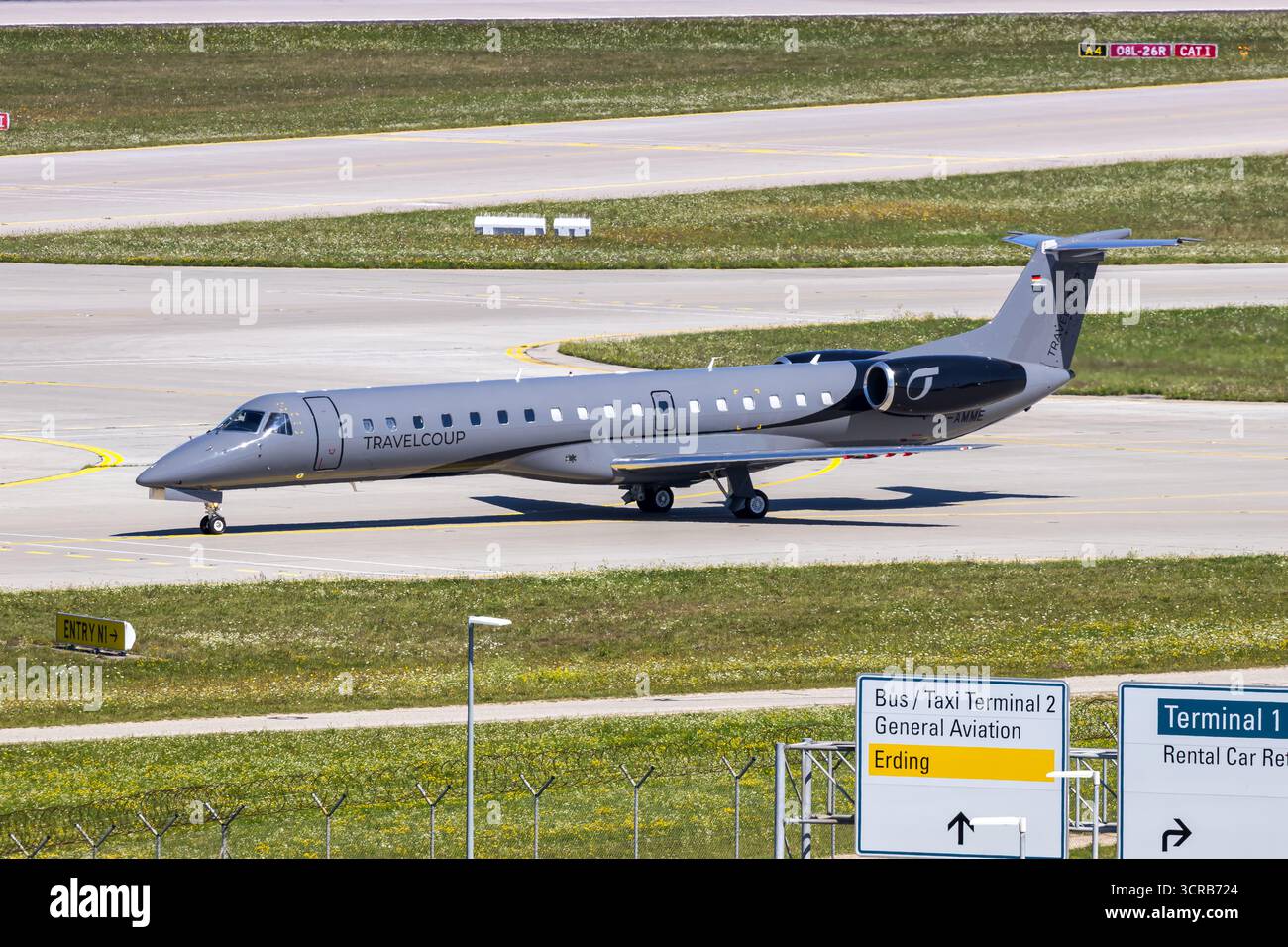 Erj 145 hi-res stock photography and images - Alamy