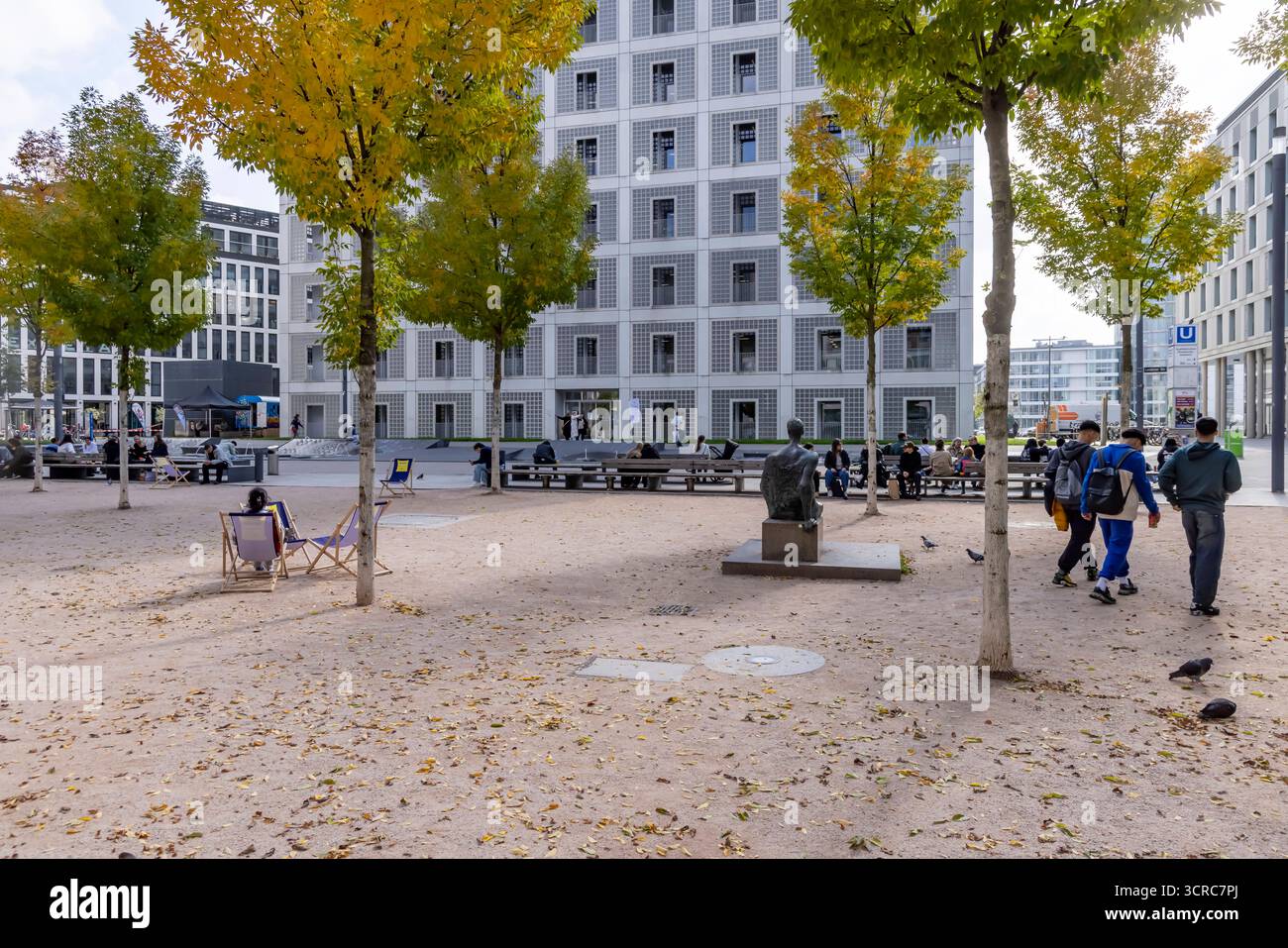 Stadtbibliothek Stuttgart am Mailänder Platz. Außenansicht. // 29.09. ...