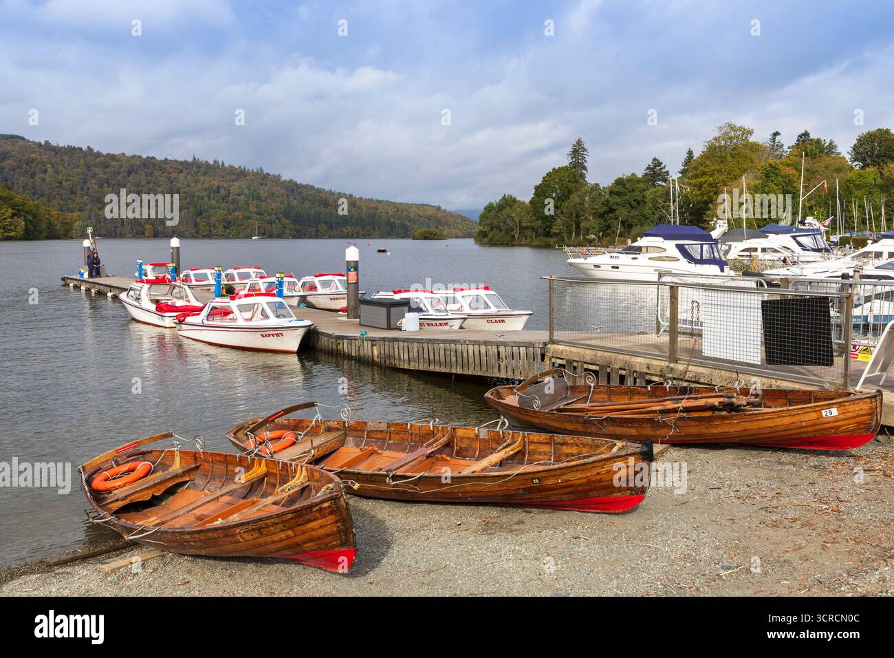 Rowing boats and motor boats for hire on Lake Windermere at Bowness on Windermere, Lake District, England, UK Stock Photo