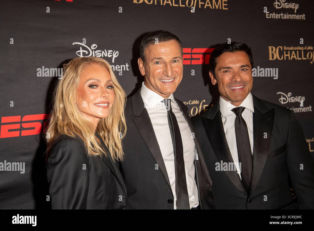 Michael consuelos kelly ripa mark hi-res stock photography and ...