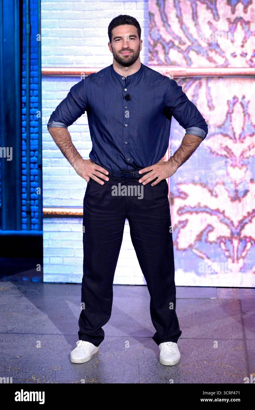 Alvise Rigo in der Rai TV-Show Ciao maschio in den Fabrizio Frizzi ...