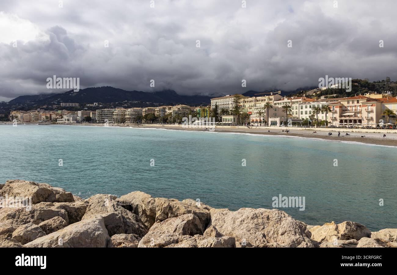 2 x cpa 06 MENTON. Vieille rue 1905 et Promenade du Midi