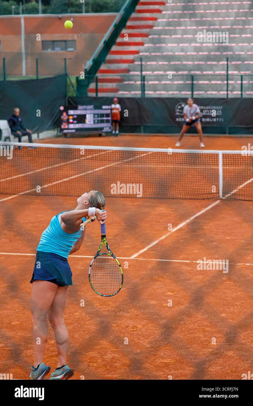 Aliona Bolsova vs Sara Bejlek during the Internazionali di Calabria 2025 WTA 125 tennis match at Chiappetta Sport Village, Rende (Cosenza), Italy. Stock Photo